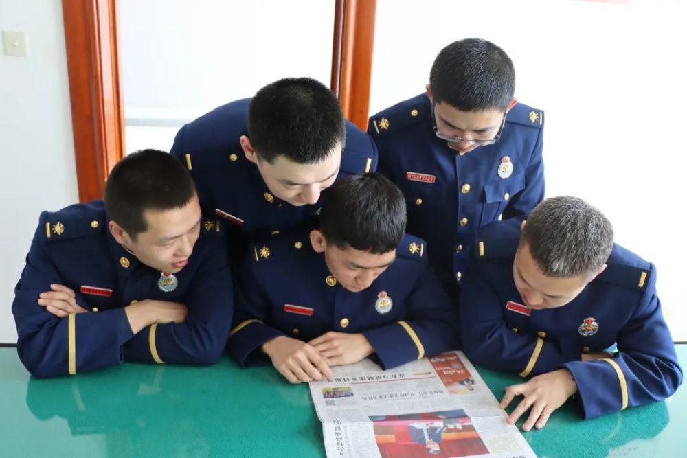 《繁花》揭秘：为何李李明知魏总没钱，还敢接他20万的酒席订单