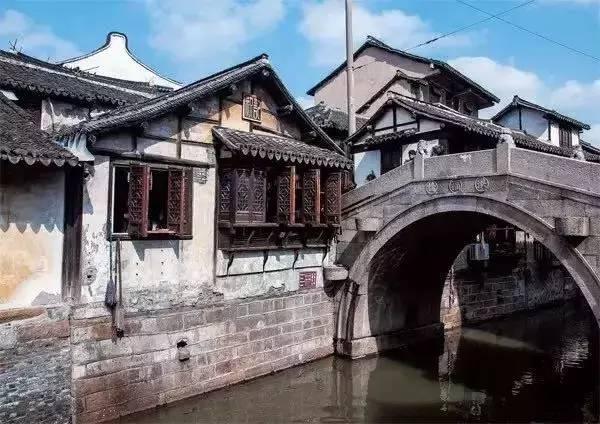枪杀安倍嫌犯在拘留所不停做俯卧撑，像啥事没发生，他为何如此淡定？